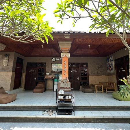 Padi-Padi Hostel & Bar Ubud Buitenkant foto
