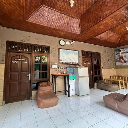 Padi-Padi Hostel & Bar Ubud Buitenkant foto