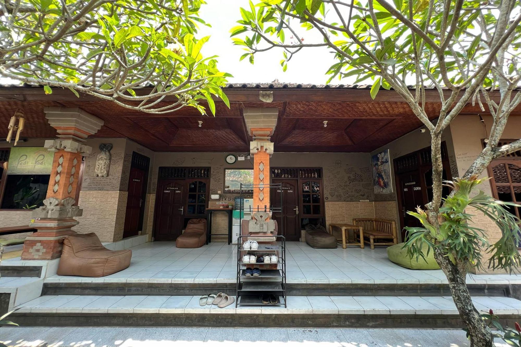 Padi-Padi Hostel & Bar Ubud Buitenkant foto