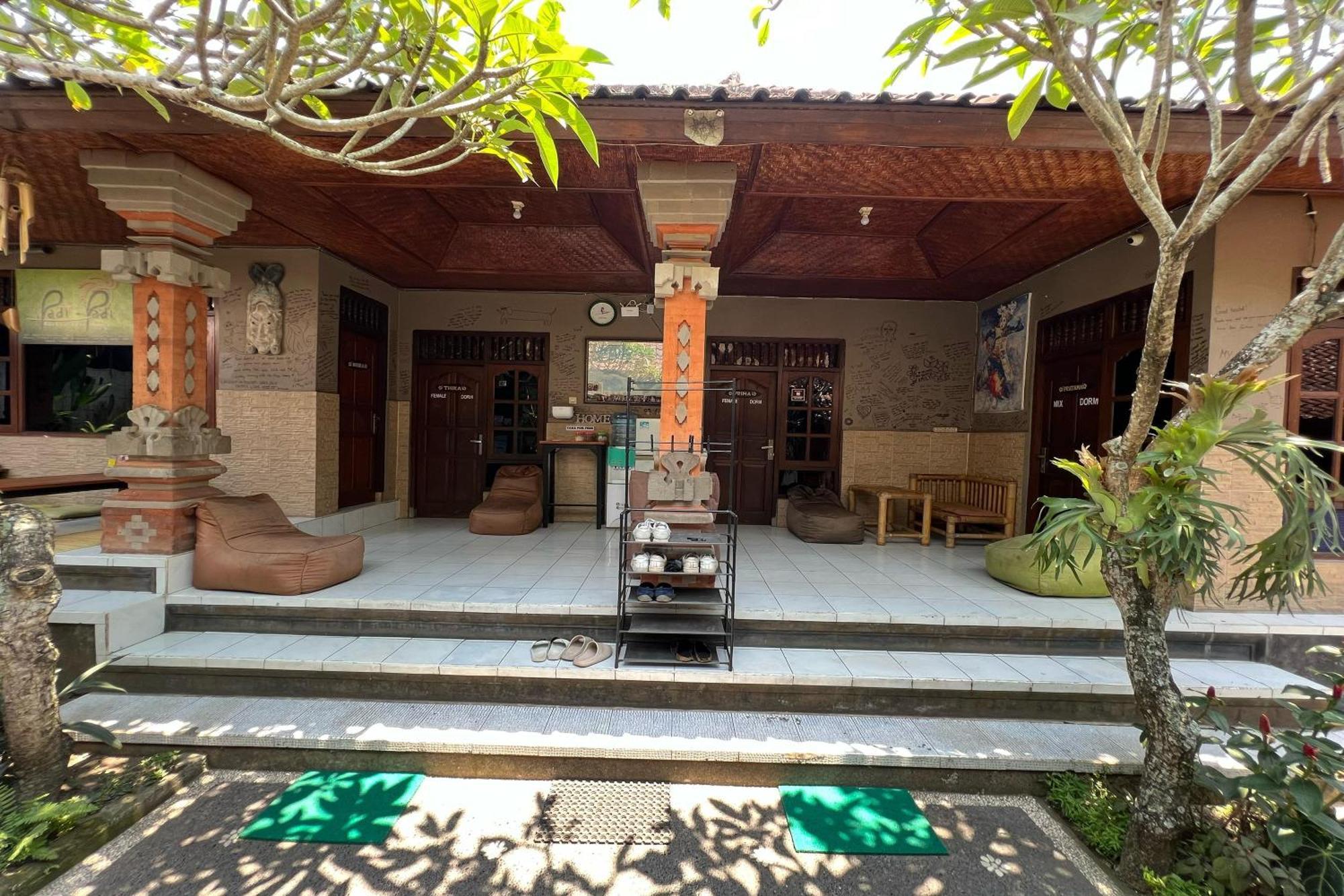 Padi-Padi Hostel & Bar Ubud Buitenkant foto
