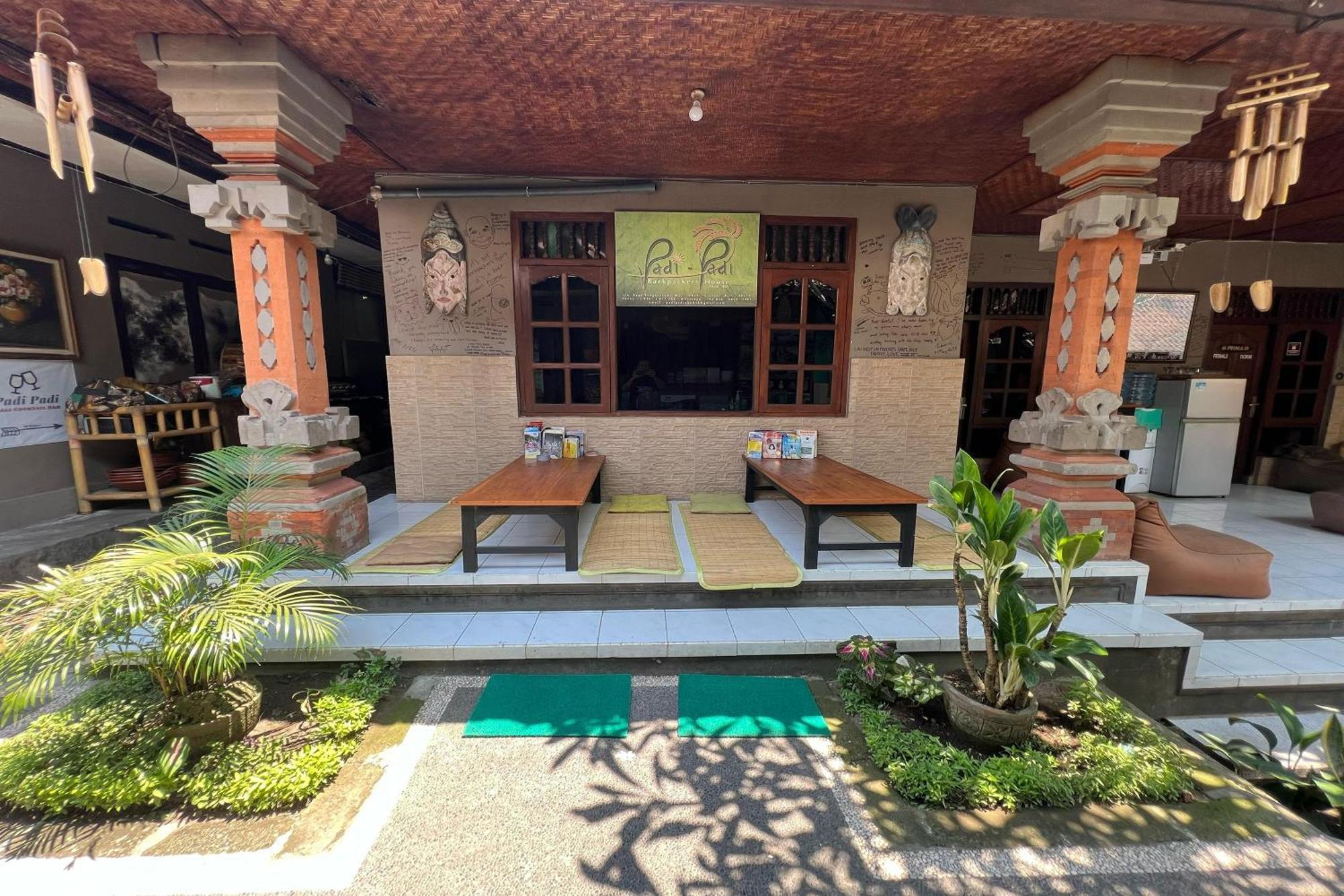 Padi-Padi Hostel & Bar Ubud Buitenkant foto