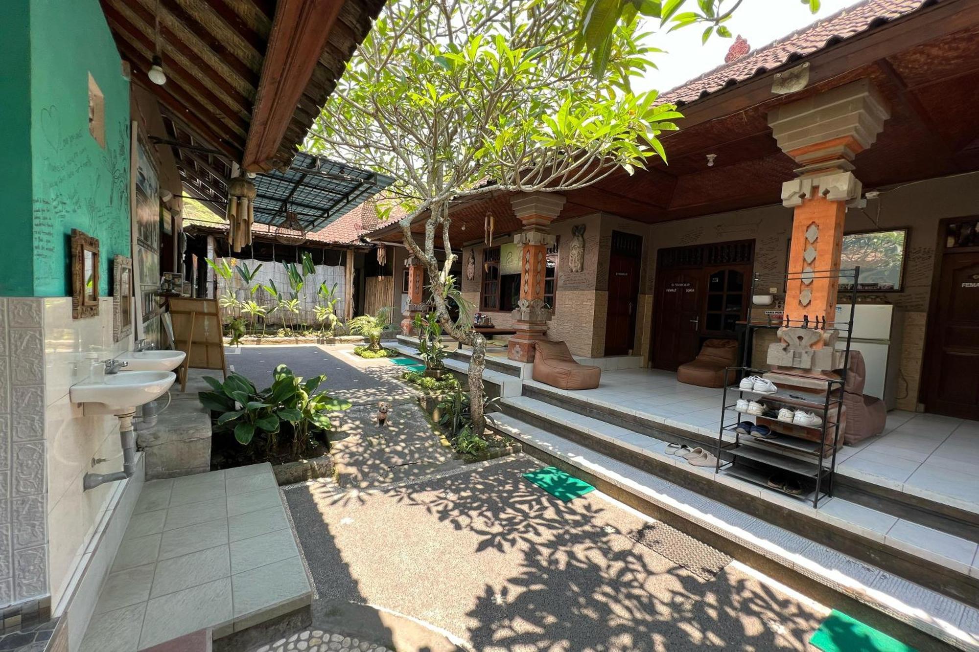 Padi-Padi Hostel & Bar Ubud Buitenkant foto